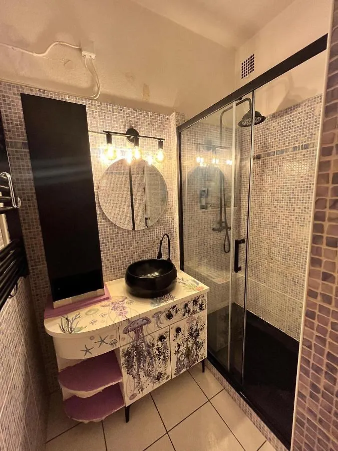 Petit Appartement A 50M A Pied De La Mer Fréjus Apartment