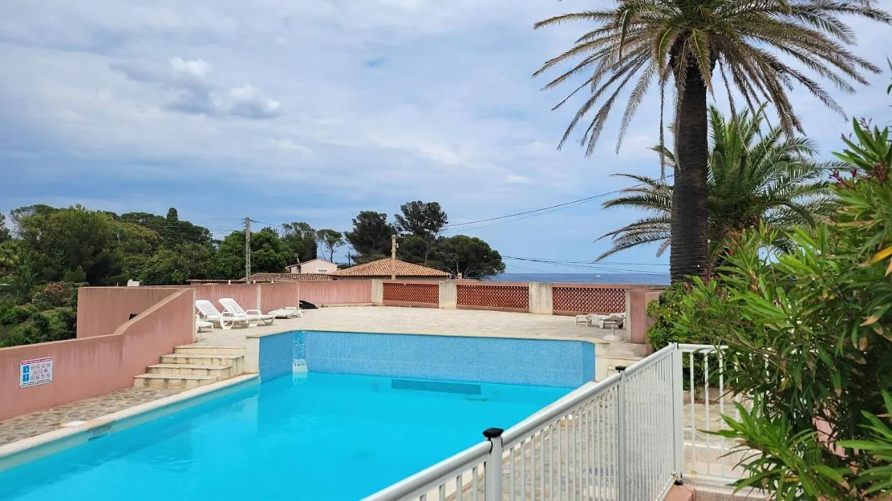 Petit Appartement A 50M A Pied De La Mer Frejus 0*,  France